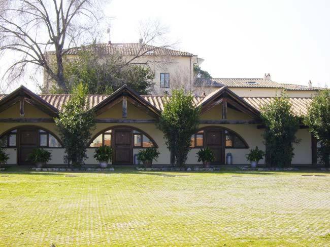 Foro Appio Mansio Hotel Latina Exterior foto